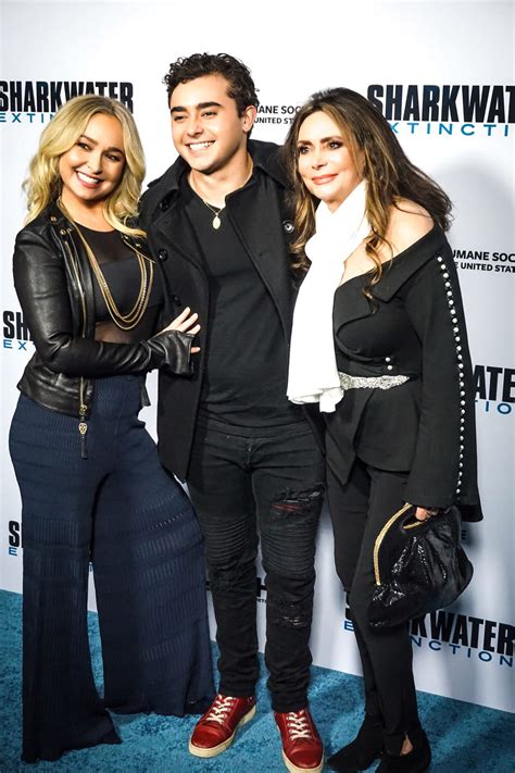 Hayden Panettiere with brother Jansen and mom Lesley - Sharkwater ...
