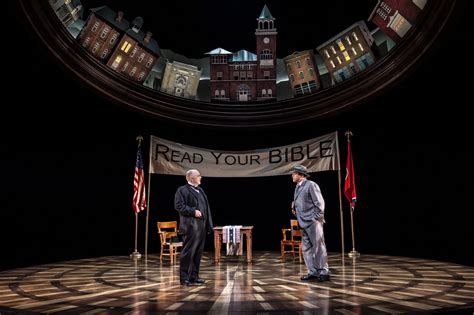 Review: "Inherit the Wind" at Goodman Theatre