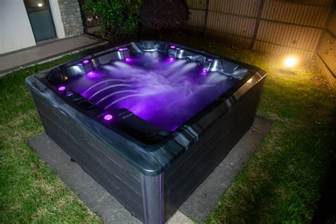 Valencia | Single Lounger 6 Person Hot Tub - Hot Tub Insider