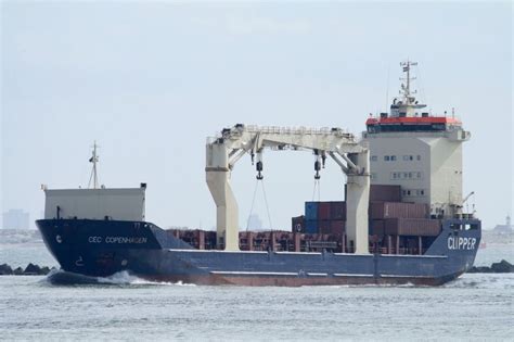 Indian Coast Guard manages to interdict Russian cargo ship trying to ...