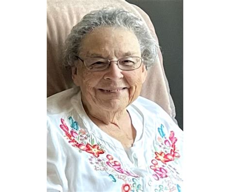 Lois Hoit Obituary (2023) - Bloomington, IL - The Pantagraph