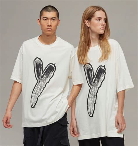 Y-3 LOGO GFX TEE WHITE | ADEOS