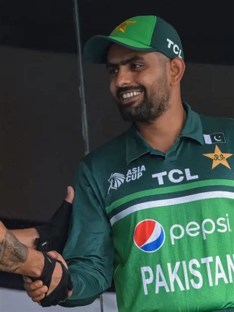 बाबर आजम की सालाना कमाई देख फटी रह जाएंगी आंखे...! - क्रिकट्रैकर हिंदी