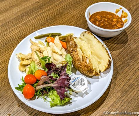 2023-wdw-disney springs hotel-drury plaza hotel-room tour-kickback-food ...