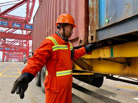 宁波舟山港上涨装卸费，其他港口酝酿跟进！_收费_海运_影响