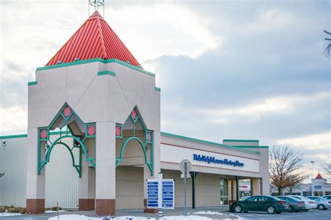 Waterloo Premium Outlets in Upstate NY reveals new name, updated look ...