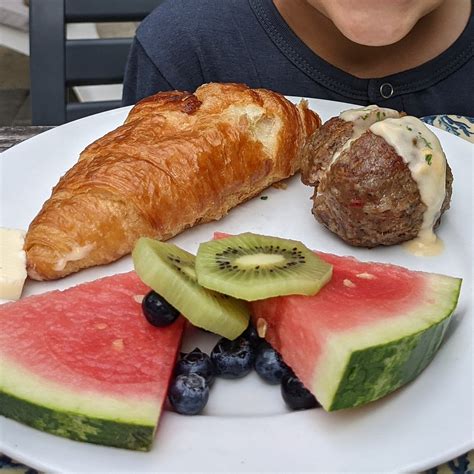 PELICAN COVE INN (Carlsbad) - 2026 Inn Reviews, Photos, Rate Comparison ...