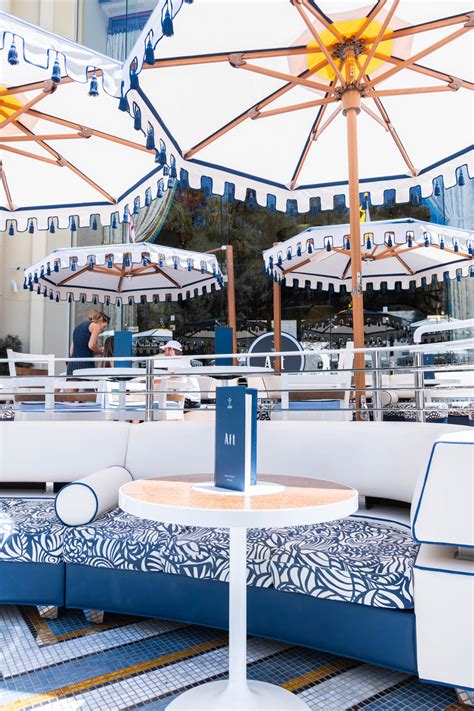 Where to Drink: Aft Cocktail Deck Review - The Luxury Lowdown