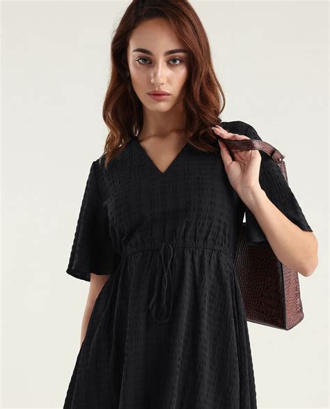 Buy New Arrival Dresses for Women Online Chic Styles & Trends | Rareism