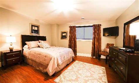 EXECUTIVE SUITES ON DURHAM (Sudbury, Ontario) - Guesthouse Reviews ...