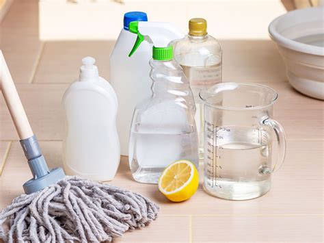 Best Homemade Solution To Mop Floors | Viewfloor.co
