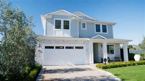 Building With Fire-Resilient vs. Fire-Resistant Materials | Frontline