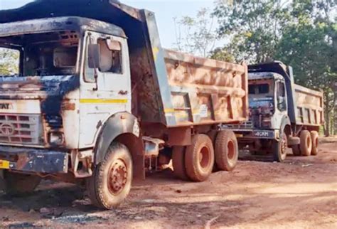 Bombing in bauxite mines in Gumla, Naxalites burnt 9 vehicles ...
