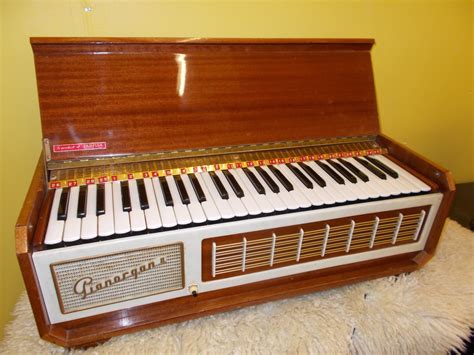 Italian String Instrument 的图像结果