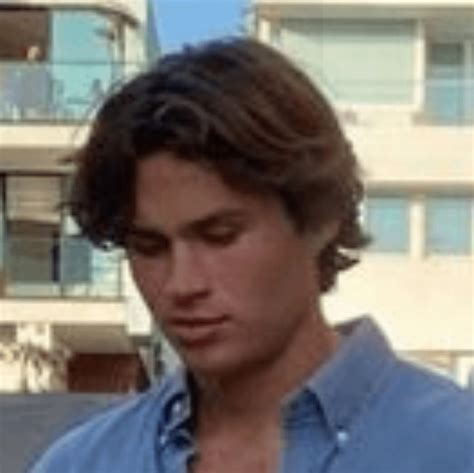 Should I (18m) go to a stylist or a barber for this cut? : r/malehairadvice