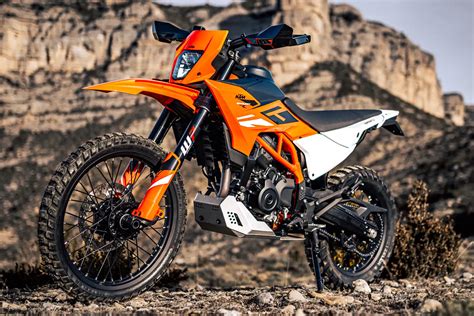 2025 KTM 390 Enduro R First Look [9 Dual Sport Fast Facts]