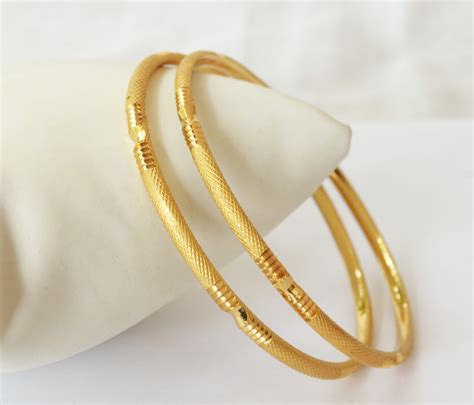 Gold Plated Forming Pipe Bangle – Shrayathi