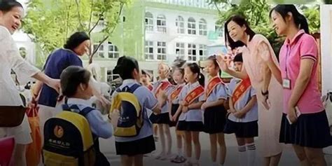 上海居住证积分小孩上学，外地户口子女上海上学政策最新！-积分落户网
