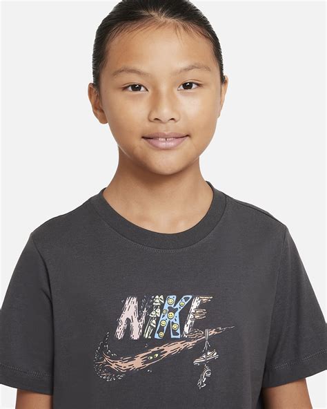 Nike Sportswear Older Kids' T-Shirt. Nike IN