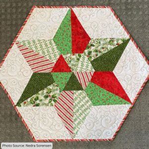 Christmas Table Topper Quilt Pattern 的图像结果