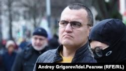 Russian Media Editor Resigns Amid Government Pressure