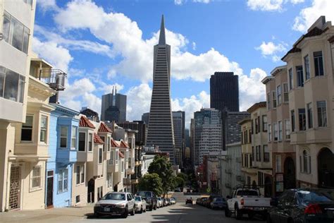 耗资超22亿的旧金山最高住宅楼：建成仅13年，如今每年倾斜7.6cm - 知乎