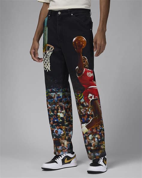 Air Jordan Men's Printed Twill Trousers. Nike IN