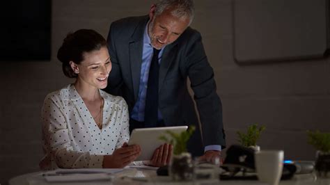 Refractive Lens Exchange Surgery Pros and Cons for Enhanced Vision