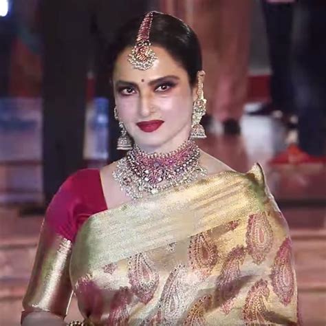 Timeless Bollywood beauty Rekha looks garish: 5 tips to avoid common ...