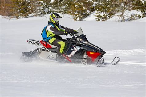 An Unforgettable Snowmobile Ride in Gulmarg : Complete guide