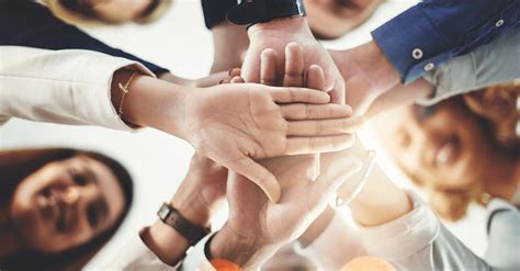 Team Building Huddle 的图像结果