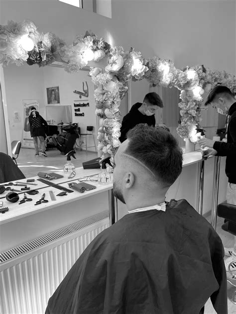 CURS FRIZER Haircut - Barber - www.profesionalnewconsult.ro