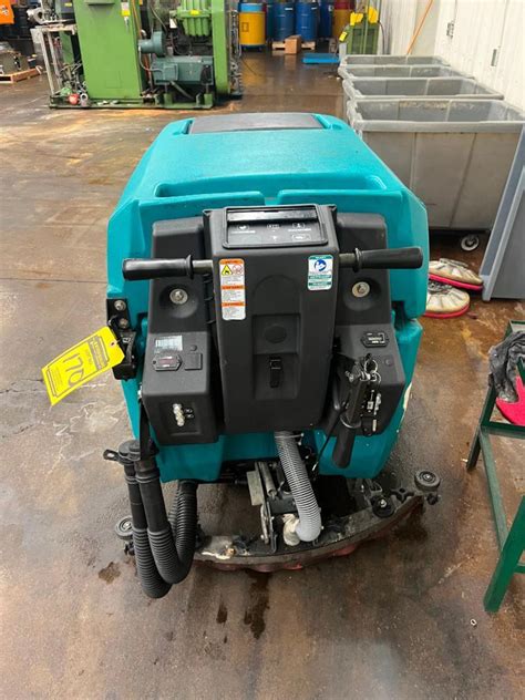 Tennant Floor Scrubber, Model 5700XP