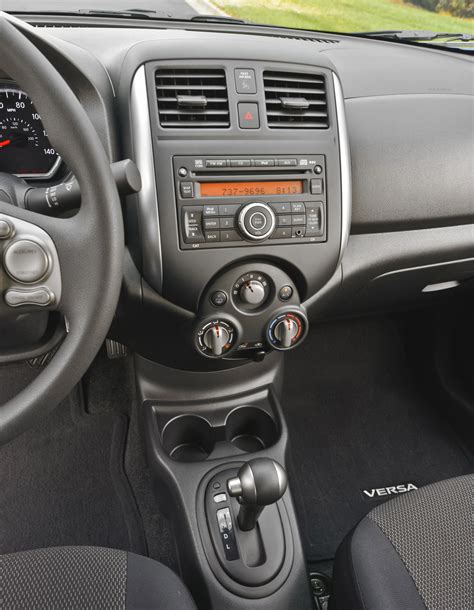 2013 Nissan Versa Sedan - HD Pictures @ carsinvasion.com