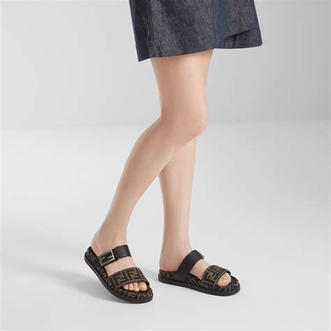 Women's Designer Slides | FENDI US