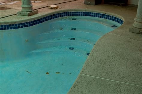 5 Steps to Fixing Your Concrete Pool Coping - Swimmer Living