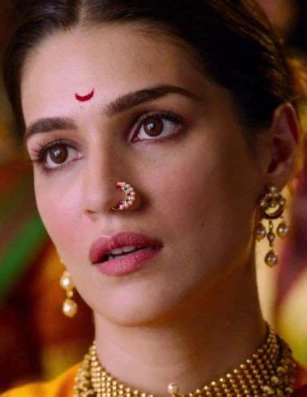 10 movies depicting the glittering courts, affairs & conflicts of ...