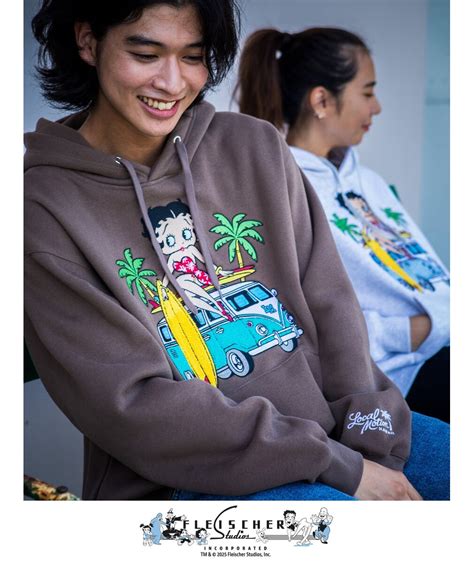 LM BETTY BUS STITCH HOODIE｜ローカルモーションのアウトレット通販｜三井アウトレットパーク オンライン