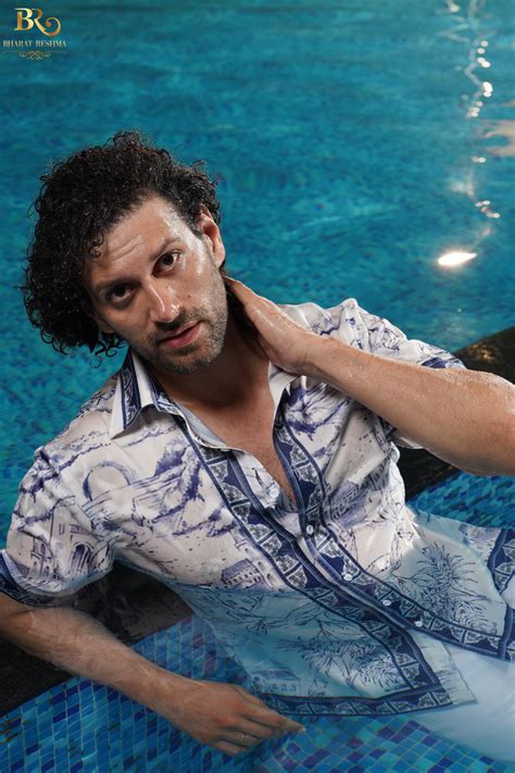 Buy Designer Wear Dresses for Men Online - Bharat Reshma