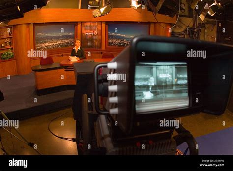 Local News Reporters 的图像结果