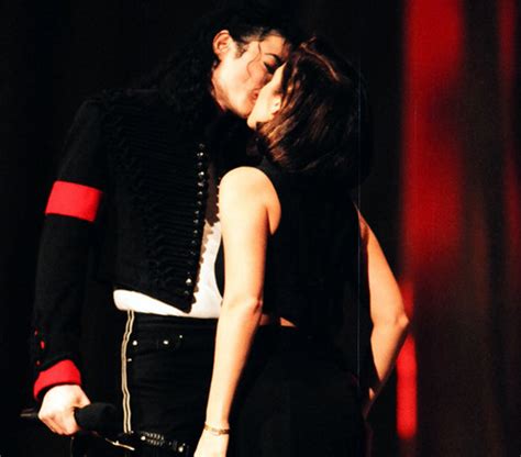 The Kiss - Michael Jackson and Lisa Marie Photo (31958687) - Fanpop