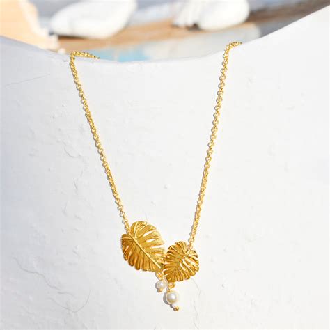 Hawaii Monstera Pear Drop Necklace – VOYLLA