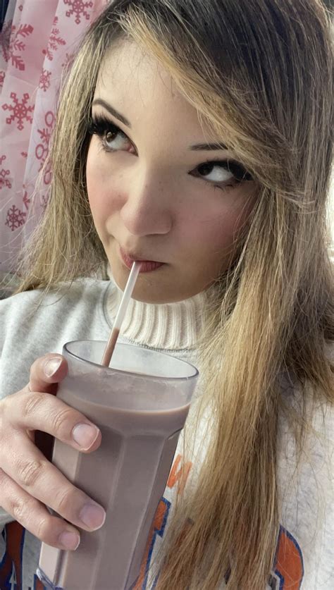 Anyone want chocolate milk at Femboy Cafe? 🥛🍫 : r/femboy