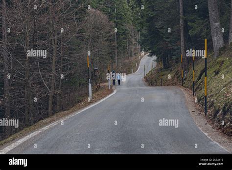 People Walking Away 的图像结果