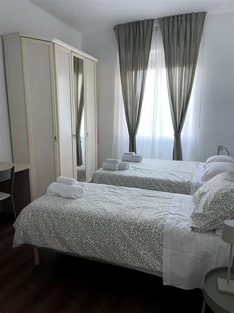 amoR Tempora San Lorenzo - Bed and breakfasts for Rent in Rome, Lazio ...