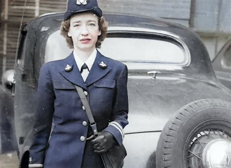 Grace Hopper JavaScript App 的图像结果