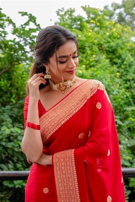 Red color wedding saree design ideas for every bride