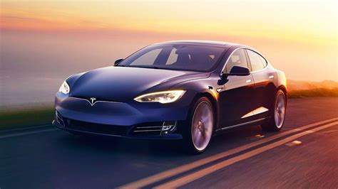 Tesla, 540 km menzilli Model S P100D'yi tanıttı
