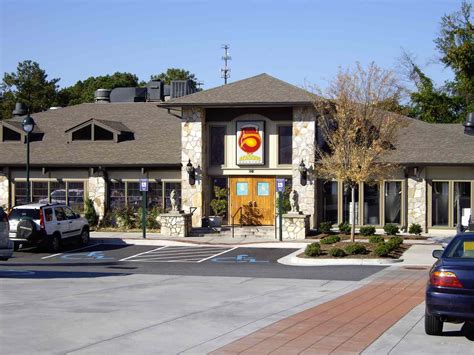 Atlanta Guide to Gay-Friendly Bars and Eateries