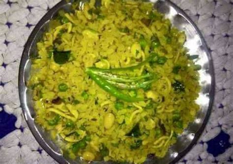 Khatta mitha Poha Recipe by Meena Dutt - Cookpad